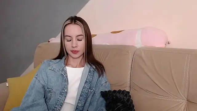 Snapshot of AmbrielHailey chatting on October 11, 8:44 pm AmbrielHailey online show from October 11, 8:44 pm