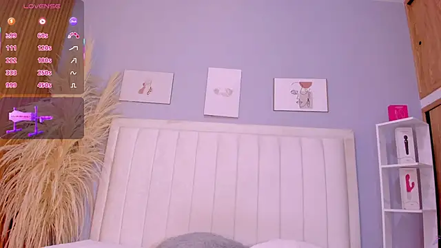 Snapshot of Paula-Brown1 chatting on October 28, 7:19 pm Paula-Brown1 online show from October 28, 7:19 pm