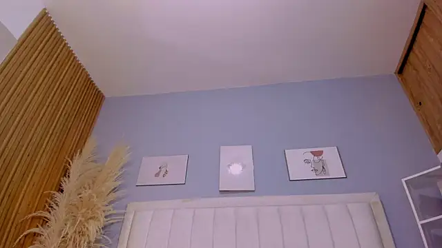 Snapshot of Paula-Brown1 chatting on September 16, 6:38 pm Paula-Brown1 online show from September 16, 6:38 pm