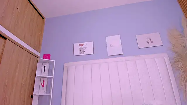 Snapshot of Paula-Brown1 chatting on October 6, 7:07 pm Paula-Brown1 online show from October 6, 7:07 pm