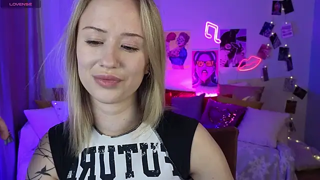 SashaBrooks online show from January 13, 1:59 pm