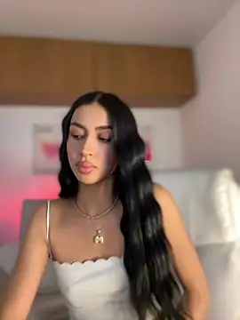 maddy bronw  online show from October 20, 10:24 pm