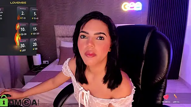 Snapshot of Cristal__adams chatting on October 26, 12:33 pm Cristal adams online show from October 26, 12:33 pm