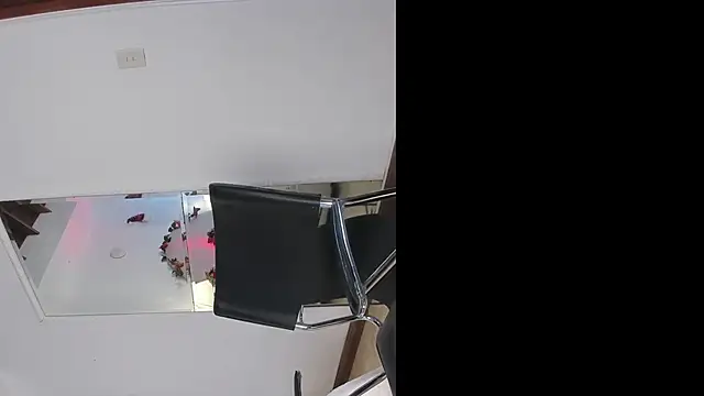 evelyn wine online show from December 22, 7:17 pm