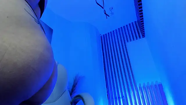 Snapshot of TinaJonnes_ chatting on October 25, 7:27 am TinaJonnes online show from October 25, 7:27 am