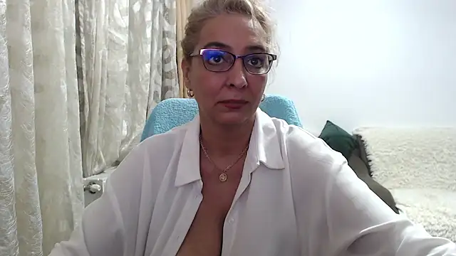 cecylya4u online show from October 26, 9:32 pm