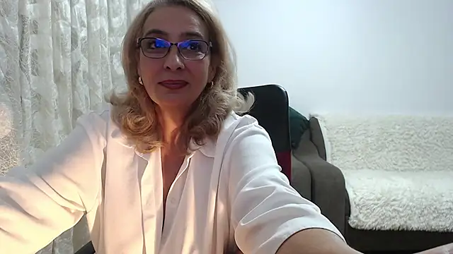 cecylya4u online show from October 1, 6:24 pm