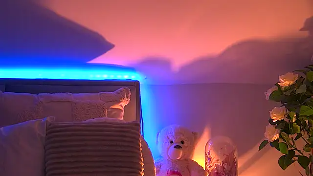 Snapshot of AngeliqueSkye chatting on October 22, 3:11 am AngeliqueSkye online show from October 22, 3:11 am