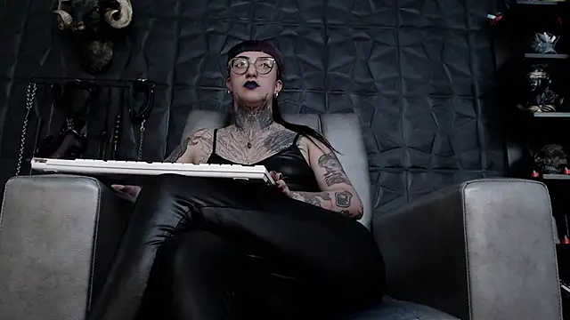 Agata Darkness online show from April 14, 8:53 pm