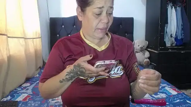 merryymaturee  online show from October 4, 11:49 am