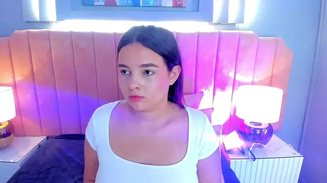 Snapshot of alys_baker chatting on October 22, 3:55 am alys baker online show from October 22, 3:55 am