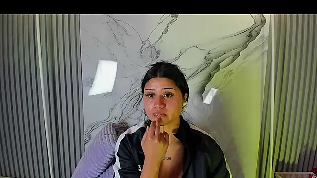 venusowen  online show from May 27, 2:14 pm