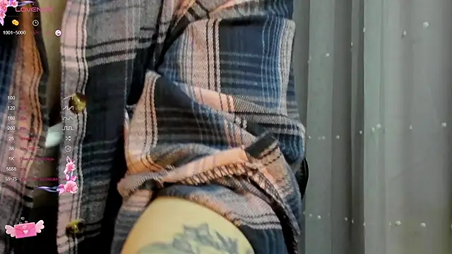 Snapshot of Victoria_Di chatting on October 24, 11:17 am Victoria Di online show from October 24, 11:17 am