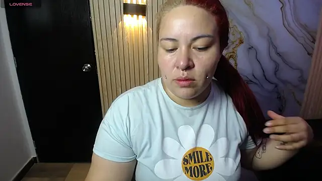 Snapshot of Bruja__Scarlata chatting on October 2, 10:20 am Bruja Scarlata online show from October 2, 10:20 am