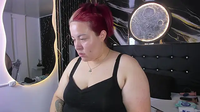 Snapshot of Bruja__Scarlata chatting on October 10, 10:42 am Bruja Scarlata online show from October 10, 10:42 am