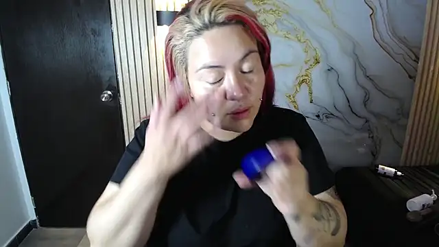 Snapshot of Bruja__Scarlata chatting on October 29, 10:30 am Bruja Scarlata online show from October 29, 10:30 am