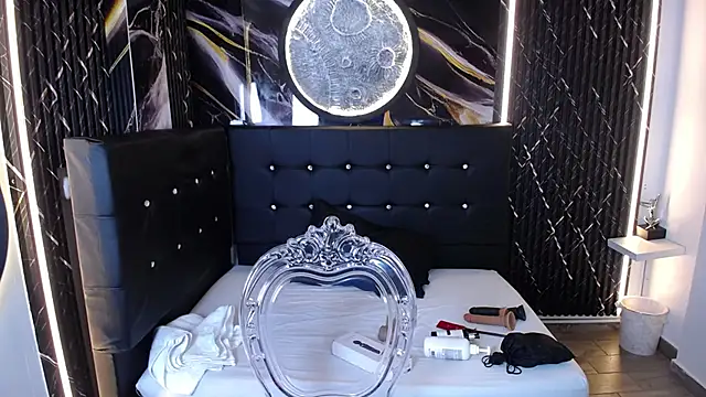 Snapshot of Bruja__Scarlata chatting on October 27, 10:11 am Bruja Scarlata online show from October 27, 10:11 am