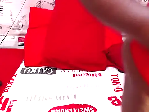 Honeybumsx32 online show from January 13, 7:14 am