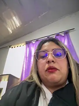 Snapshot of DULCE__26 chatting on November 1, 2:21 pm DULCE 26 online show from November 1, 2:21 pm