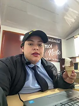 Snapshot of DULCE__26 chatting on October 12, 8:55 pm DULCE 26 online show from October 12, 8:55 pm