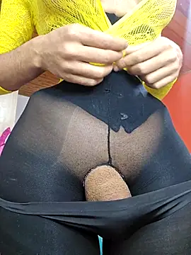 Snapshot of Shermie24 chatting on October 11, 3:44 am Shermie24 online show from October 11, 3:44 am