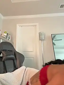 butterflybootyy online show from April 5, 5:56 pm