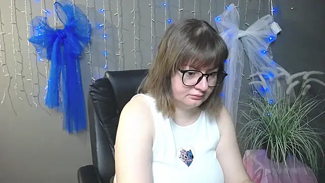 ZannaDreil online show from November 15, 7:04 pm