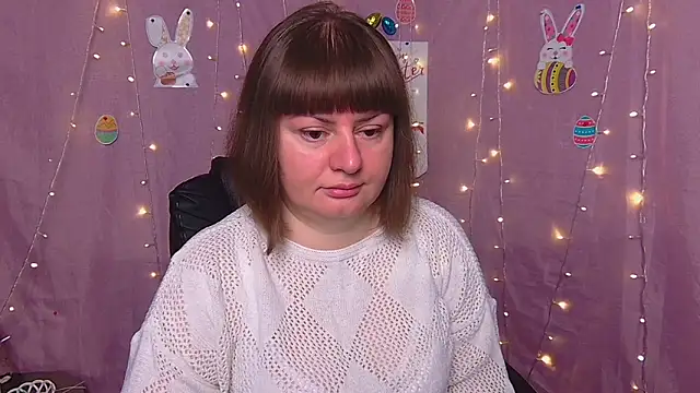 ZannaDreil online show from April 1, 6:05 pm