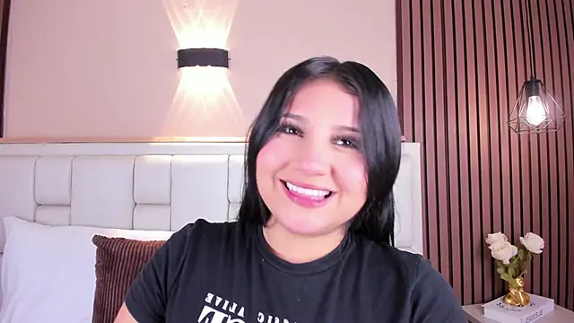 AvyMilton online show from April 6, 11:33 am