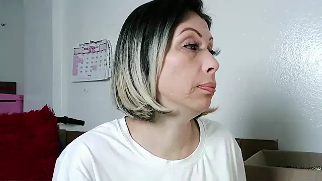 alixia81 online show from December 19, 11:08 pm