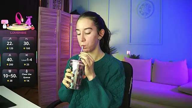 Snapshot of Belle_Via chatting on October 14, 3:58 pm Belle Via online show from October 14, 3:58 pm