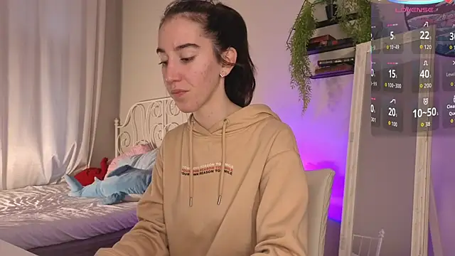 Snapshot of Belle_Via chatting on September 22, 3:32 pm Belle Via online show from September 22, 3:32 pm