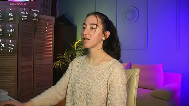 Snapshot of Belle_Via chatting on October 3, 4:23 pm Belle Via online show from October 3, 4:23 pm