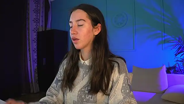 Belle Via online show from February 27, 3:45 pm