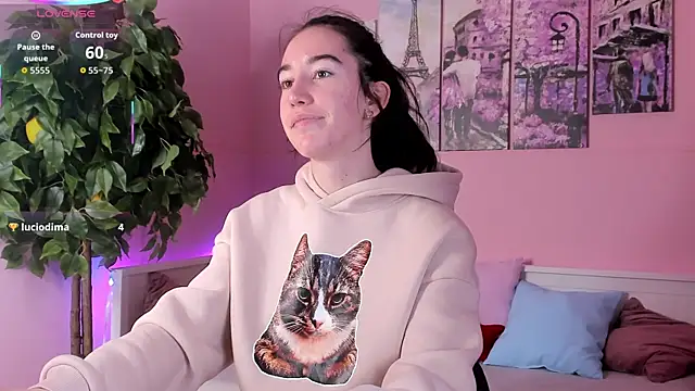 Snapshot of Belle_Via chatting on September 24, 1:21 pm Belle Via online show from September 24, 1:21 pm