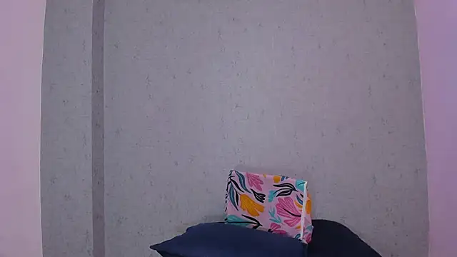 Snapshot of Tiffany_mendez chatting on October 15, 12:19 pm Tiffany mendez online show from October 15, 12:19 pm