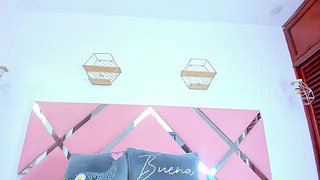 Snapshot of nahomygrey_ chatting on October 2, 8:47 pm nahomygrey  online show from October 2, 8:47 pm