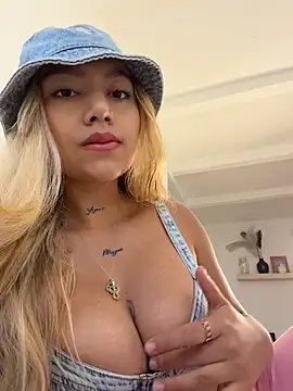 amanda-medrano1 online show from July 14, 2:00 pm