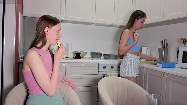 Snapshot of fcjuicy_pussy chatting on October 9, 2:21 pm fcjuicy pussy online show from October 9, 2:21 pm