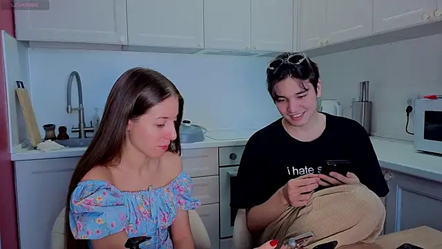 Snapshot of fcjuicy_pussy chatting on October 3, 7:46 am fcjuicy pussy online show from October 3, 7:46 am