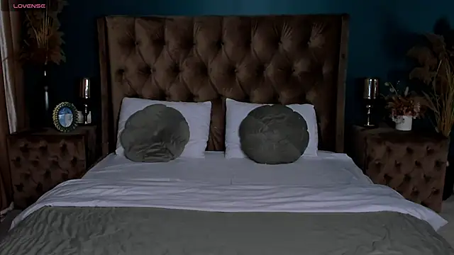 CalyMoon online show from November 14, 8:20 pm