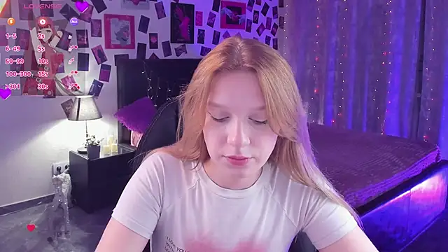 Snapshot of KarambaMoon chatting on October 23, 9:10 pm KarambaMoon online show from October 23, 9:10 pm