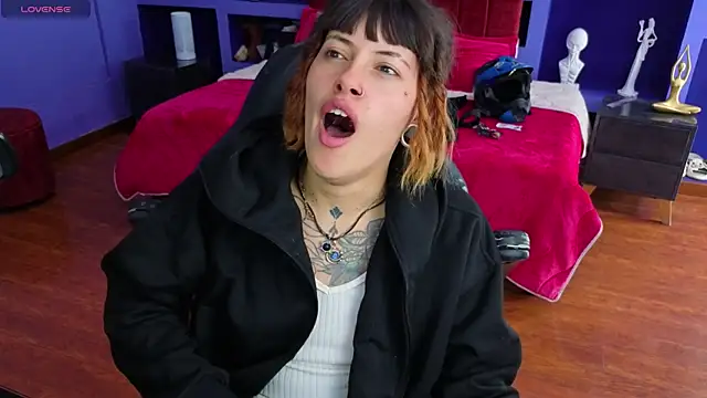  sharlotte777 online show from September 18, 4:05 pm