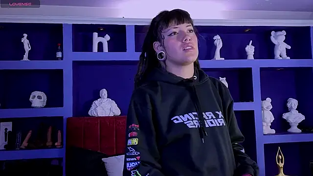  sharlotte777 online show from April 9, 2:55 pm