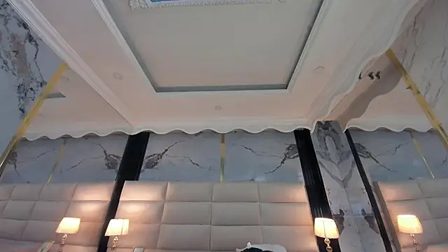 Snapshot of Princess_Violett chatting on October 21, 2:43 pm Princess Violett online show from October 21, 2:43 pm