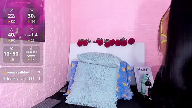 LYAA COLLINS  online show from November 4, 12:10 pm