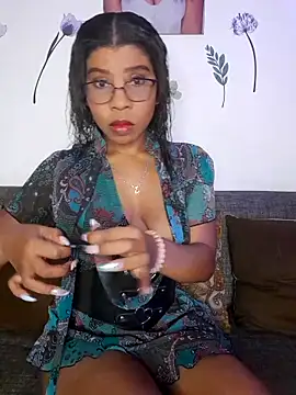 Snapshot of ivonjoness chatting on October 16, 4:26 am ivonjoness online show from October 16, 4:26 am