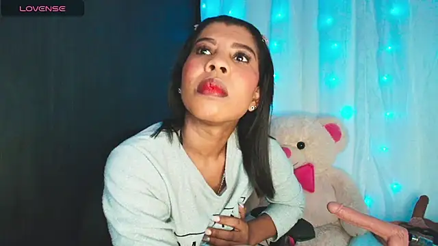 Snapshot of ivonjoness chatting on October 10, 2:16 am ivonjoness online show from October 10, 2:16 am