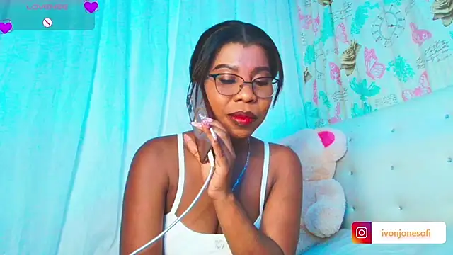 Snapshot of ivonjoness chatting on September 17, 3:04 am ivonjoness online show from September 17, 3:04 am