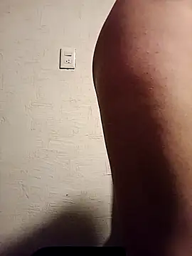 Snapshot of KITTEN-10 chatting on October 30, 3:53 am KITTEN-10 online show from October 30, 3:53 am